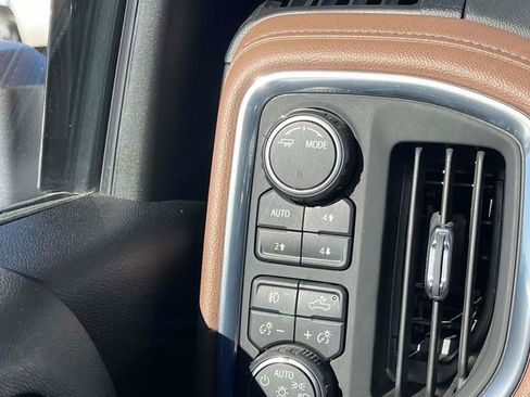 Used 2023 Chevrolet Silverado 2500 High Country image 36