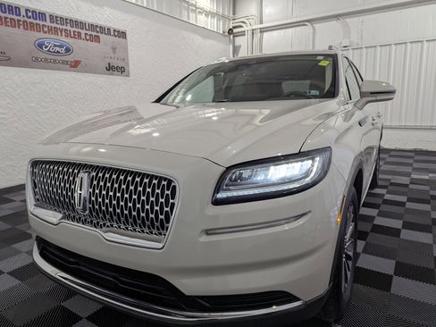 Used 2023 Lincoln Nautilus AWD w/ Premium Package image 3