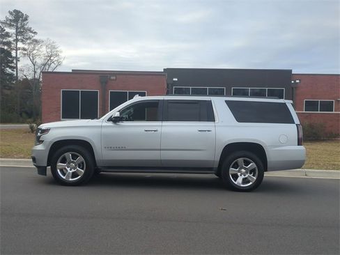 Used 2016 Chevrolet Suburban LT image 14