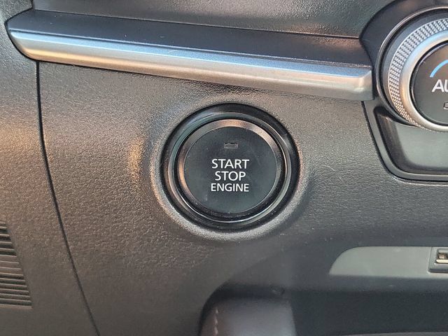 Used 2020 MAZDA MAZDA3 Hatchback FWD image 10