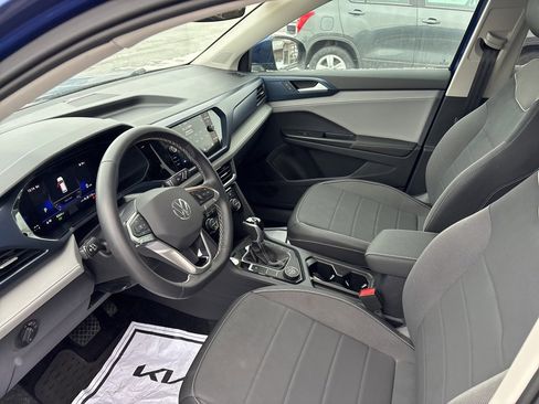 Used 2024 Volkswagen Taos SE image 17