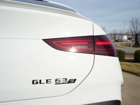 New 2026 Mercedes-Benz GLE 63 AMG S image 21