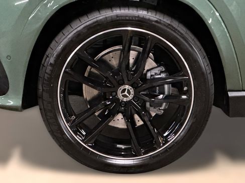 New 2026 Mercedes-Benz GLS 580 4MATIC image 12