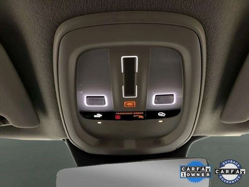 Used 2025 Volvo XC40 B5 Plus image 58