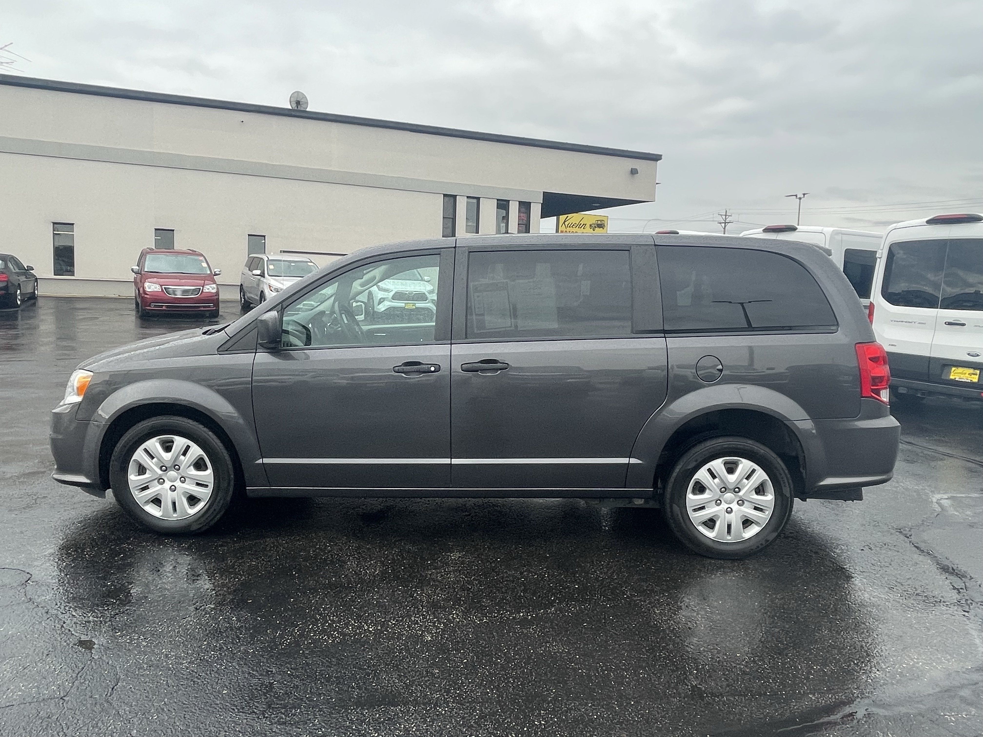 Used 2020 Dodge Grand Caravan SE FWD image 5