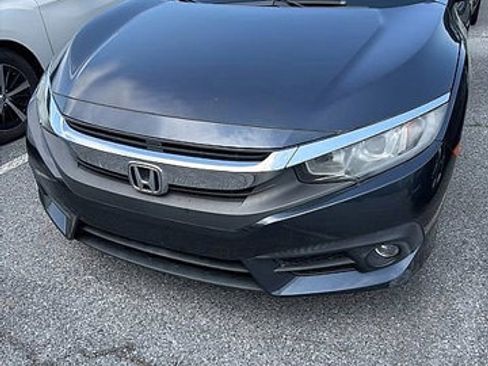 Used 2017 Honda Civic EX-T image 2