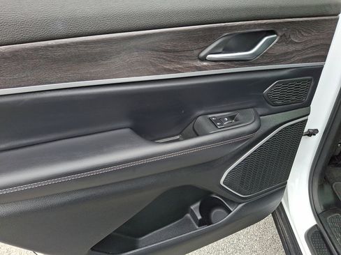 Used 2021 Jeep Grand Cherokee L Limited image 19