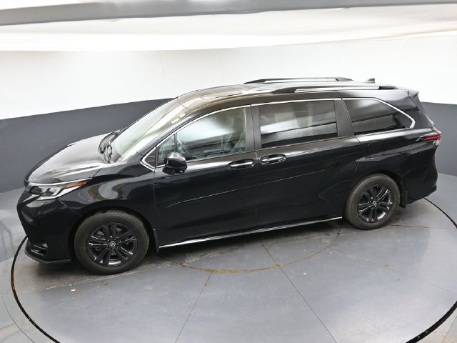 Used 2024 Toyota Sienna XSE w/ XSE Plus Package AWD/4WD image 37