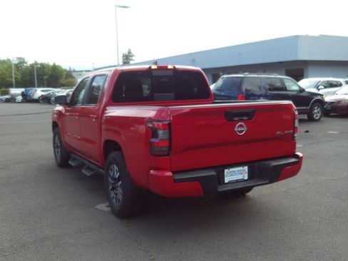 Used 2024 Nissan Frontier SL w/ Technology Package AWD/4WD image 4
