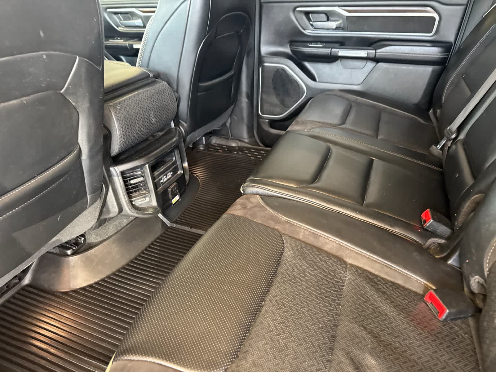 Used 2022 RAM 1500 Laramie w/ Off Road Group AWD/4WD image 4