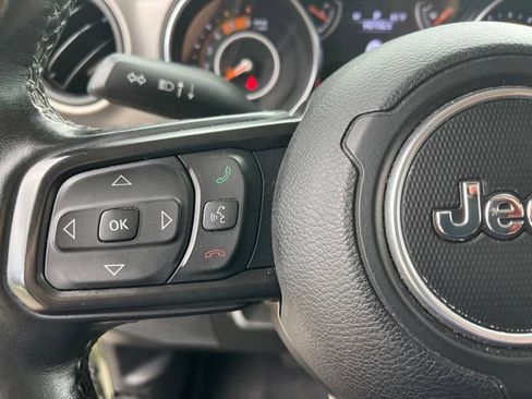 Used 2022 Jeep Gladiator Sport AWD/4WD image 16