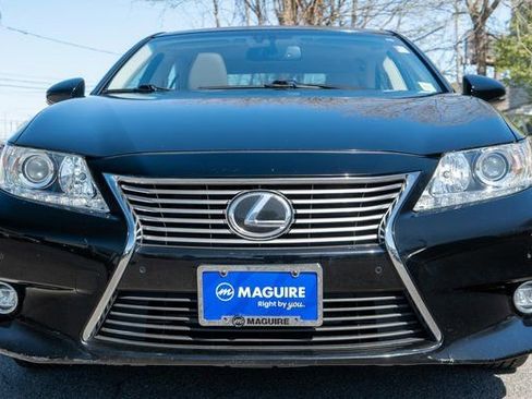 Used 2014 Lexus ES 350 w/ Luxury Package FWD image 3