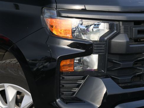 Used 2022 Chevrolet Silverado 1500 Custom image 13