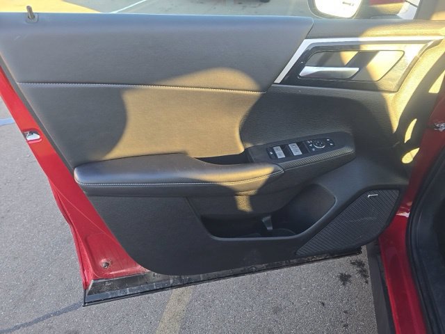 Used 2025 Mitsubishi Outlander SE AWD/4WD image 17
