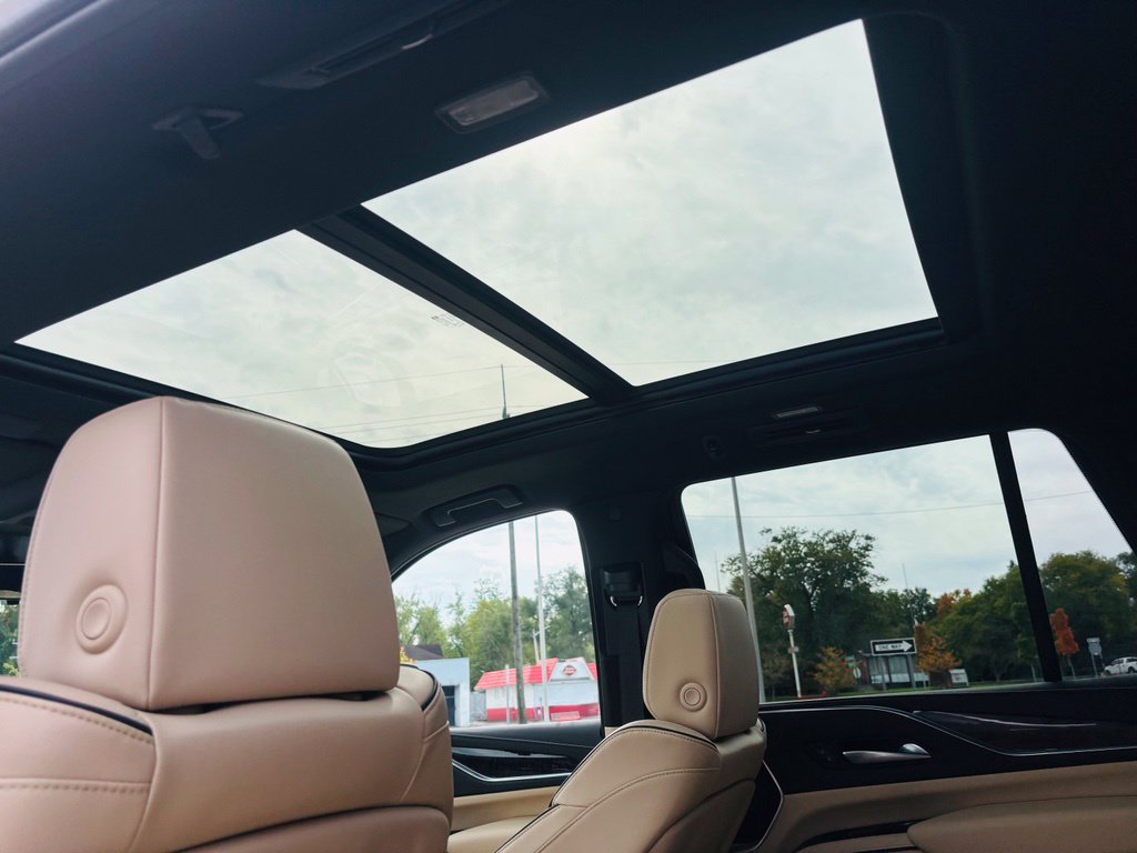 Used 2021 Cadillac Escalade Premium Luxury AWD/4WD image 36