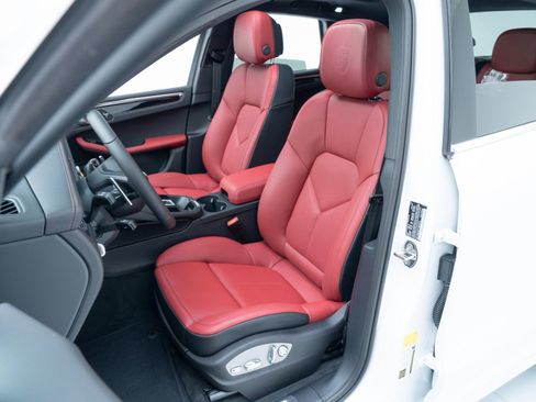 New 2026 Porsche Macan S image 5