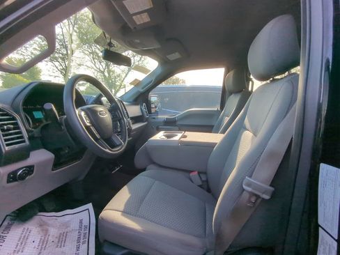 Used 2017 Ford F150 XLT RWD image 4