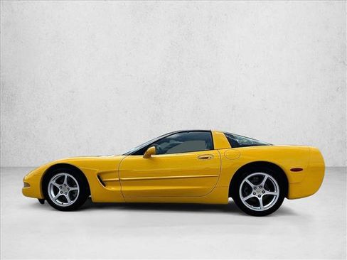 Used 2000 Chevrolet Corvette Coupe w/ Performance Handling Pkg RWD image 6