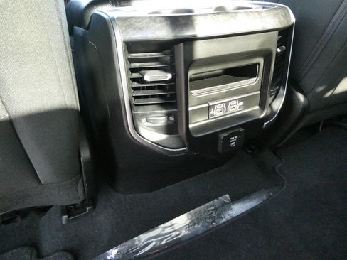 Used 2019 RAM 1500 Big Horn AWD/4WD image 26