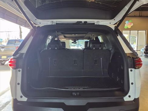 Used 2023 Chevrolet Traverse LT w/ LT Premium Package image 10