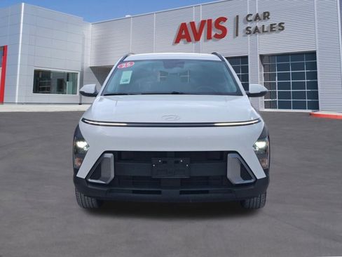 Used 2025 Hyundai Kona SEL image 2