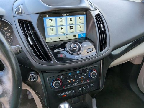 Used 2019 Ford Escape Titanium image 25