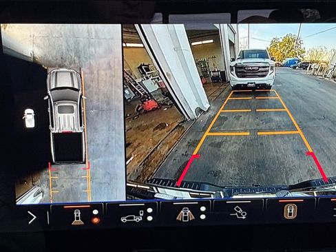 Used 2025 GMC Sierra 1500 Denali Ultimate image 9