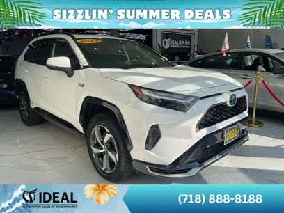 Used 2022 Toyota RAV4 SE w/ Weather & Moonroof Package