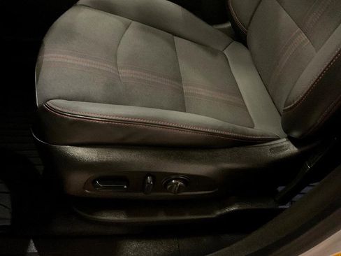 Used 2022 Chevrolet Equinox RS image 17