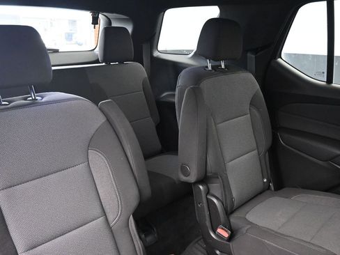 Used 2023 Chevrolet Traverse LT image 14