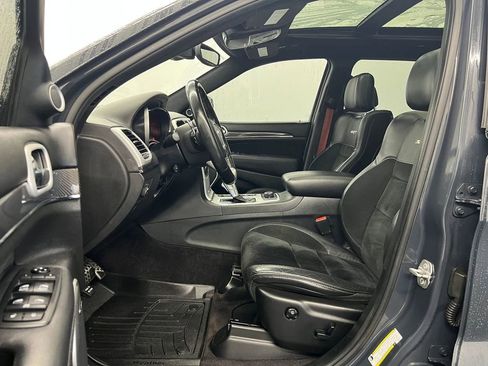 Used 2018 Jeep Grand Cherokee SRT w/ Trailer Tow Group IV image 4