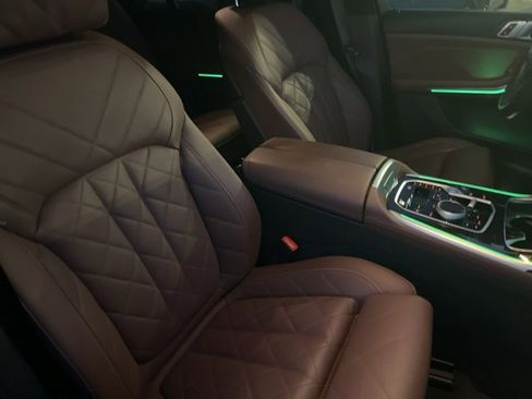 Used 2023 BMW X7 xDrive40i w/ M Sport Package image 16