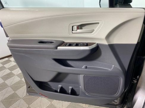 Certified 2024 Toyota Sienna LE image 23