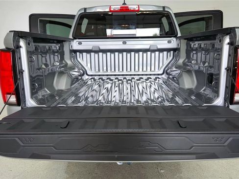 New 2025 Chevrolet Colorado LT w/ LT Convenience Package image 19