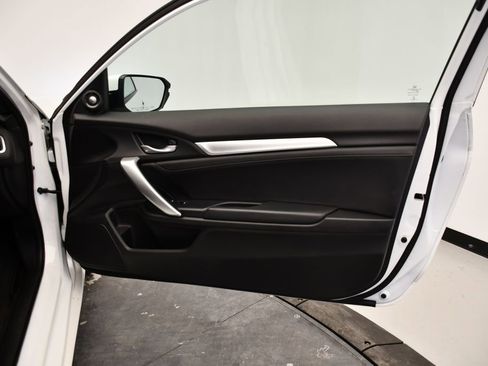 Used 2020 Honda Civic Touring image 40