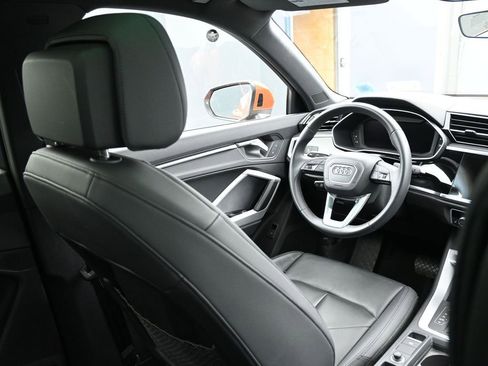 Used 2025 Audi Q3 2.0T Premium image 26
