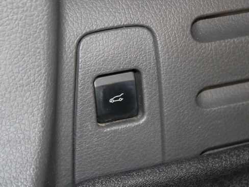 Used 2012 Ford Edge SEL image 16