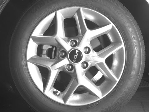 Used 2025 Kia Soul LX w/ LX Technology Package FWD image 14