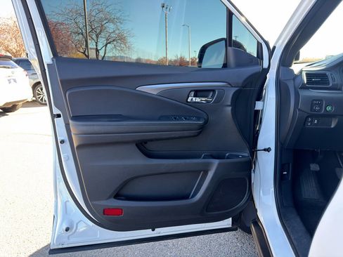 Used 2022 Honda Pilot Sport image 8