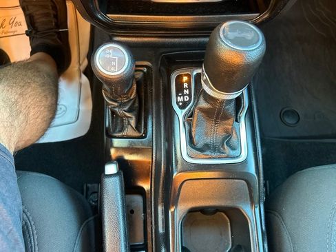Used 2023 Jeep Wrangler Unlimited Sport AWD/4WD image 20