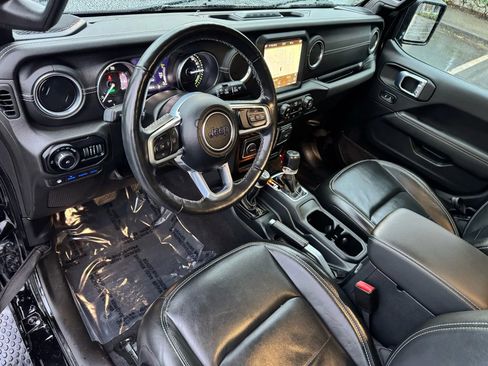 Used 2022 Jeep Wrangler Unlimited Sahara w/ Cold Weather Group image 23