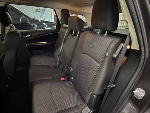 Used 2020 Dodge Journey SE w/ SE Popular Equipment Group FWD image 24