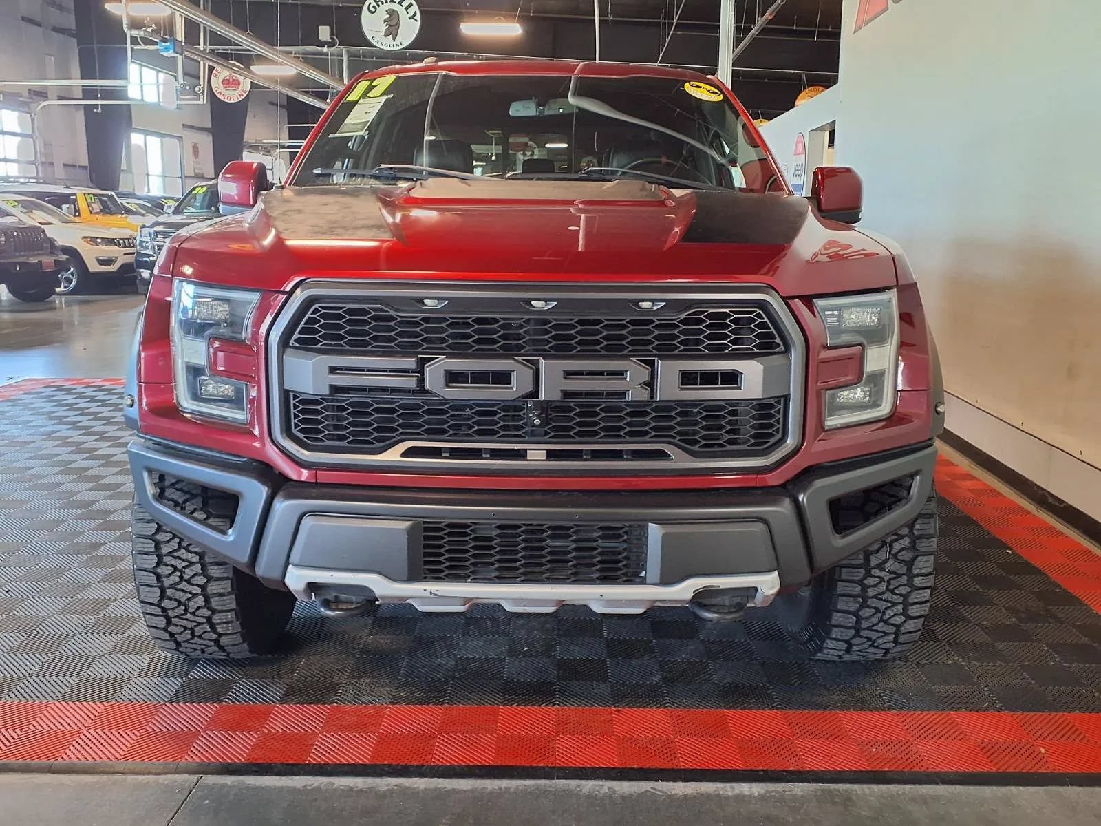 Used 2017 Ford F150 Raptor w/ Equipment Group 802A Luxury AWD/4WD image 3