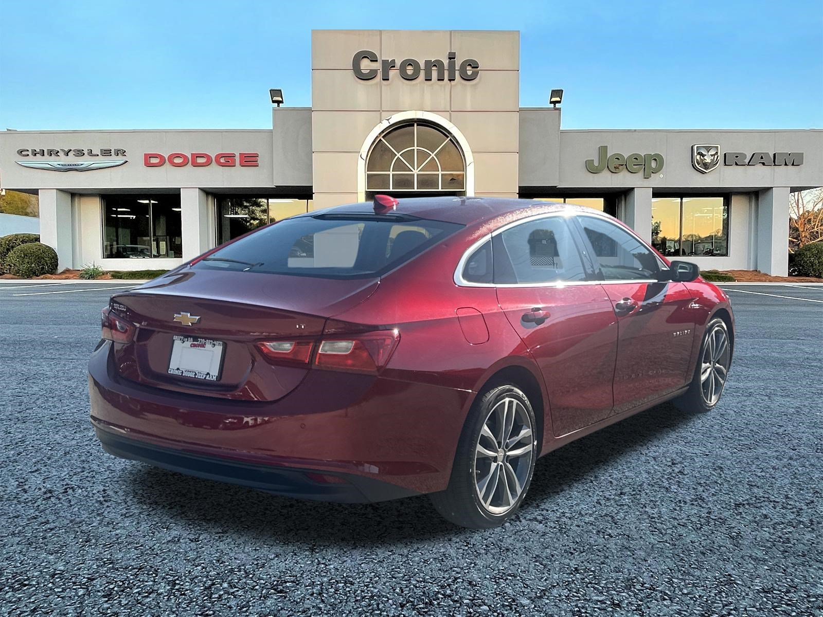 Used 2025 Chevrolet Malibu LT FWD image 3