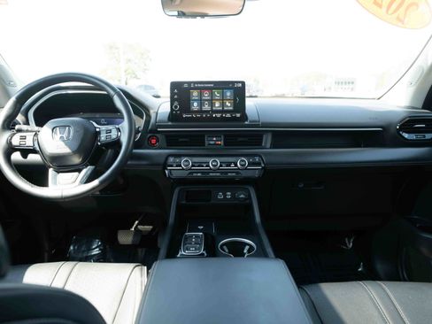 Used 2025 Honda Pilot Elite image 20