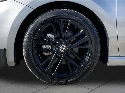 Used 2025 Toyota Camry SE w/ Multimedia Upgrade Package FWD image 11
