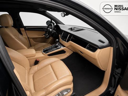 Used 2018 Porsche Macan Sport Edition AWD/4WD image 14