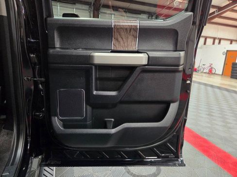 Used 2017 Ford F250 Lariat w/ Lariat Value Package image 36