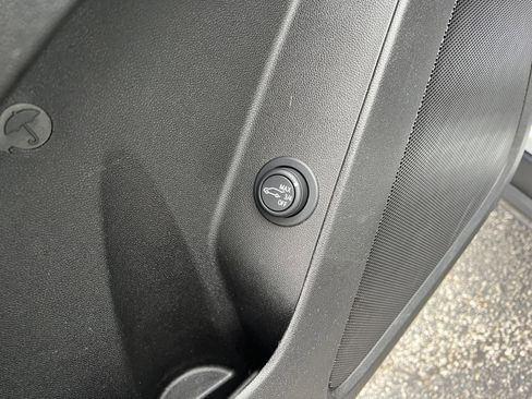 Used 2024 Chevrolet Equinox LT image 14