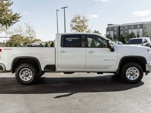 Used 2023 Chevrolet Silverado 3500 LT w/ Convenience Package image 3